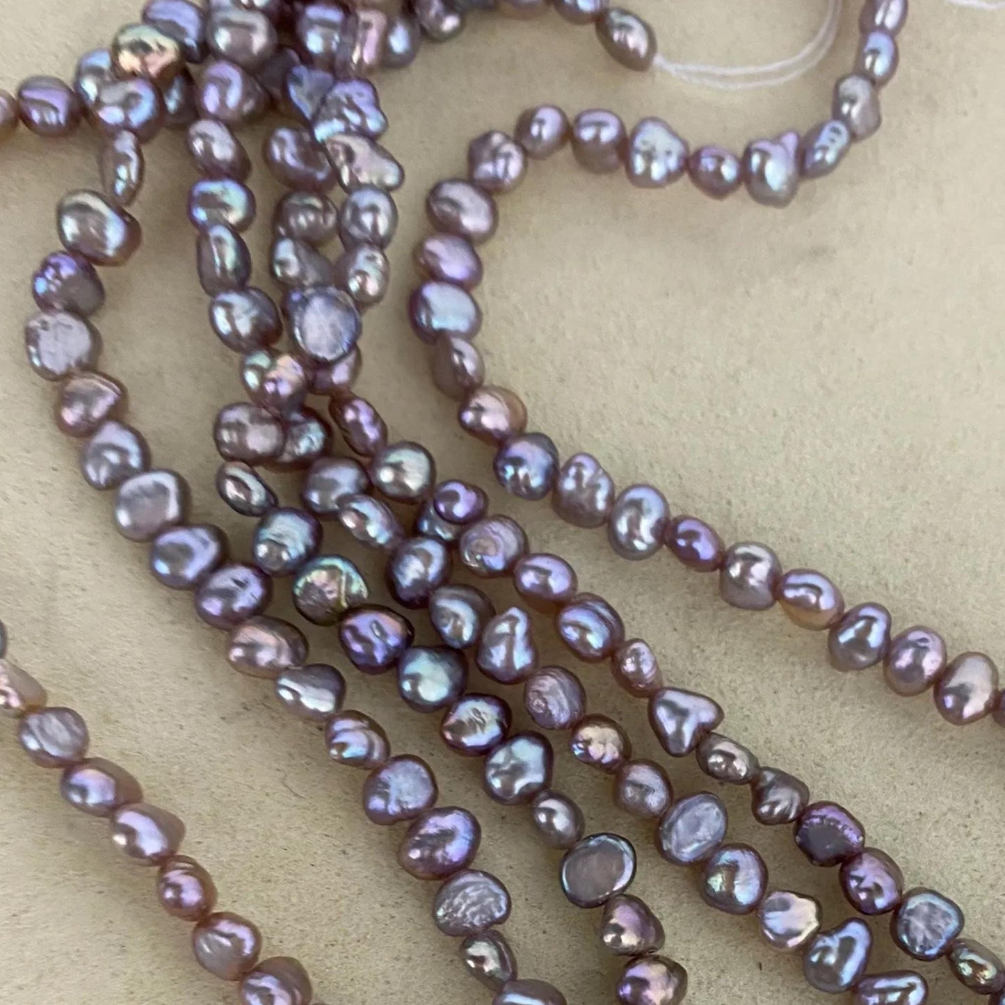 Elektroplattierte Barockperlen in Lila, Unregelmäßige Süßwasserperlen für DIY Schmuck, Bastelperlen, Chunky Nugget Look