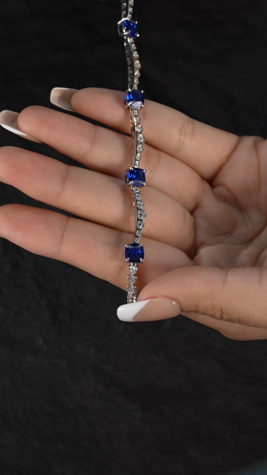 Sapphire Necklace with Eight Main Stones, Luxury Jewelry for Weddings and Anniversaries