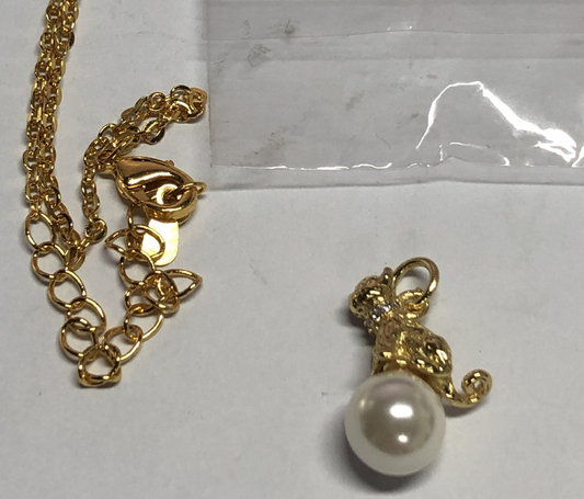 Sitting Cat Necklace | Cute Animal-Inspired Jewelry | Gift for Cat Lover, Birthday or Everyday Wear