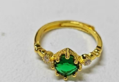 Green Round Gemstone Gold Ring | Eight-Prong Setting | Vintage Elegant Design