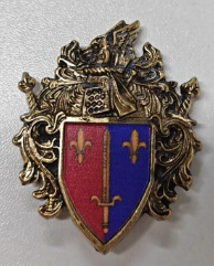 Medieval Knight Crest Brooch – Vintage Heraldry Magnetic Pin, Gothic Cosplay Accessory
