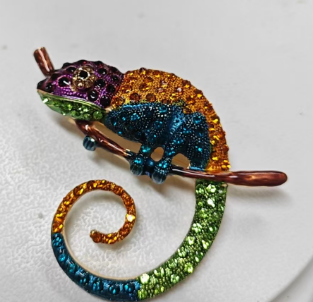 Rainbow Chameleon Brooch Colorful Animal Jewelry Alloy Gemstone Pin