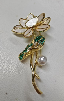 Golden Lotus Flower Pearl Brooch – Symbol of Purity & Blessing
