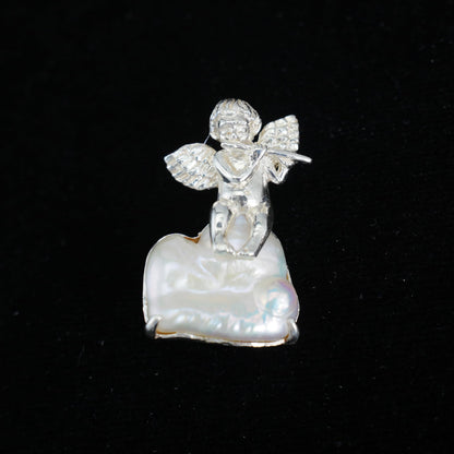 Generisch 925 Sterling Silber Schmuckstück mit Barockperle – Engel-Design, tragbar als Anhänger oder Ansteckschmuck für Damen