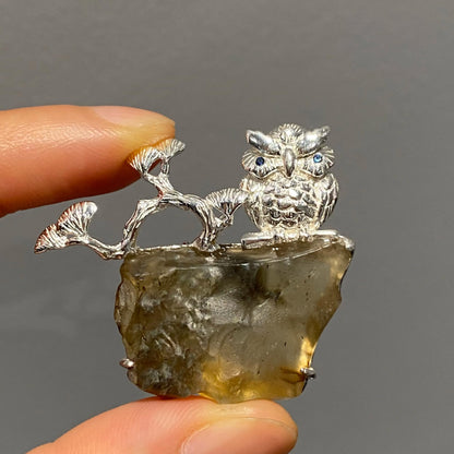 925 Silber Eule Brosche Anhänger 2-in-1, Handgefertigt mit Libyschem Wüstenglas, Symbol für Weisheit & Schutz, Unisex Naturstein Schmuck Geschenk für Frauen & Männer