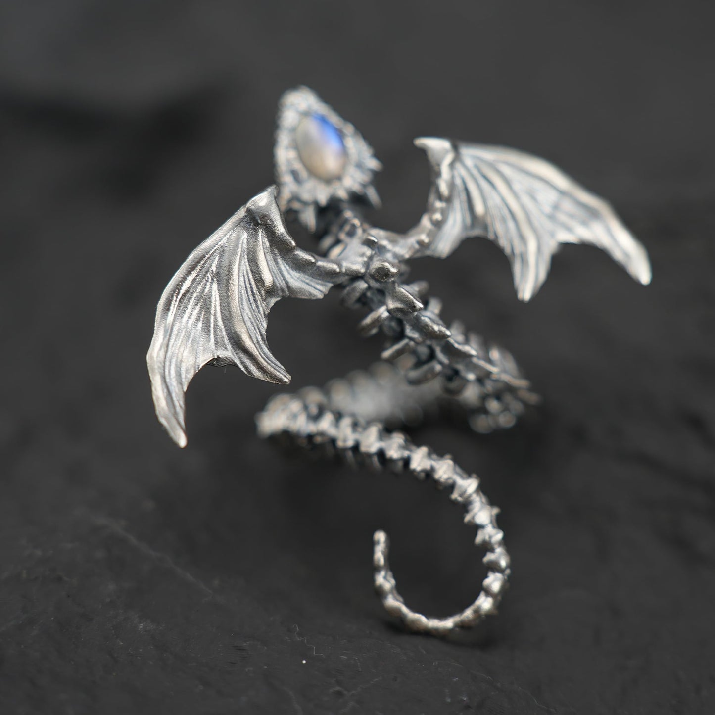 Dragon Ring in 925 Sterling Silver with Labradorite | Handmade Gothic Fantasy Jewelry | Mythic Winged Bone Ring