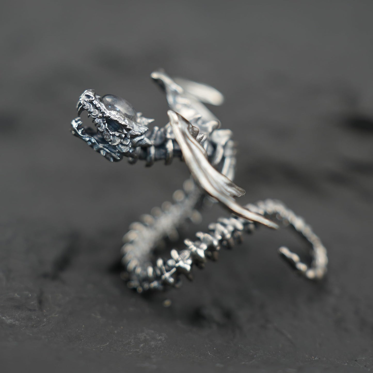 Dragon Ring in 925 Sterling Silver with Labradorite | Handmade Gothic Fantasy Jewelry | Mythic Winged Bone Ring