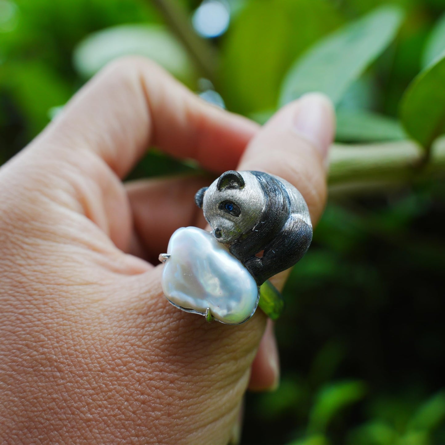 925 Silber Panda Brosche Anhänger, Handgefertigt mit Barockperle, 2-in-1 Design Schmuck, Symbol für Reinheit & Ruhe, Geschenk für Damen & Herren