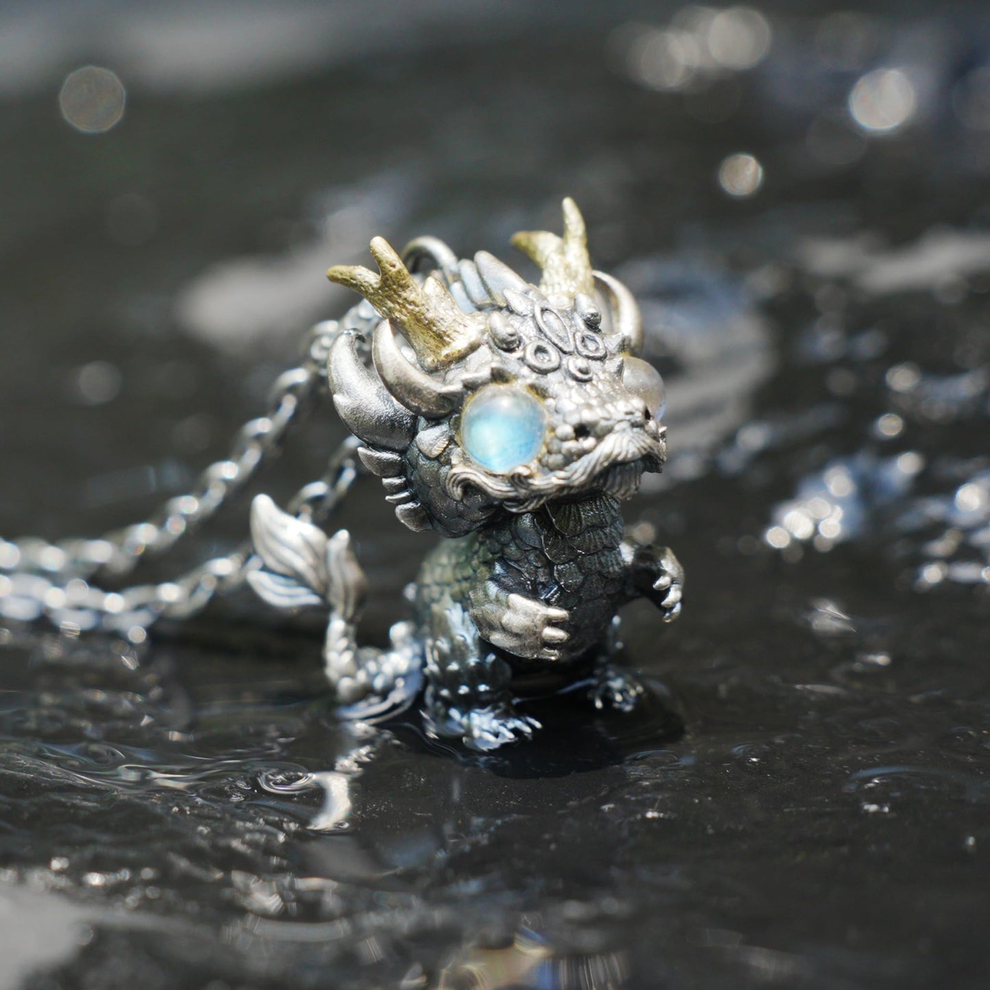 Handmade Fantasy Jewelry | Dragon Totem Necklace | Silver–Copper Bicolor Horn Crown | Labradorite Blue Eye | Handmade Gift