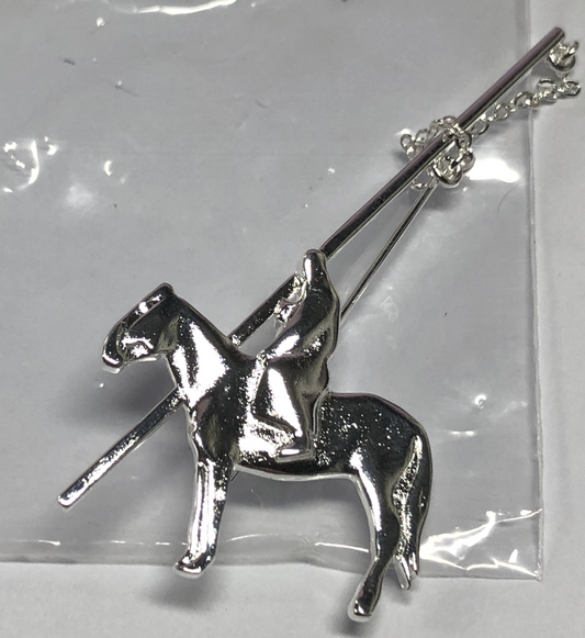 Silver Knight Rider Brooch – Medieval Horseman Pin, Gothic Warrior Jewelry, Retro Armor Gift for Him or Her