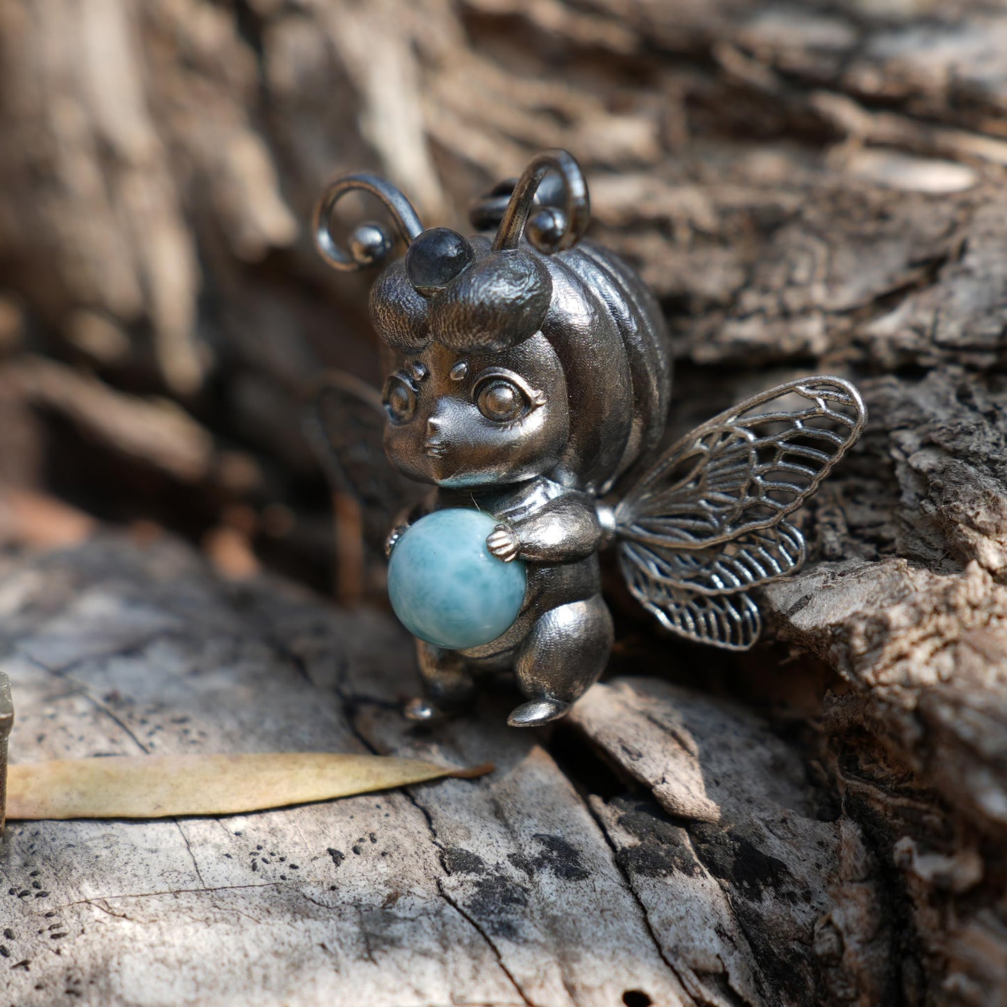 Wayfinder Bee Spirit Pendant in 925 Sterling Silver with Larimar & Labradorite | Greek Oracle Totem Amulet for Intuition & Insight | Spiritual Jewelry Gift