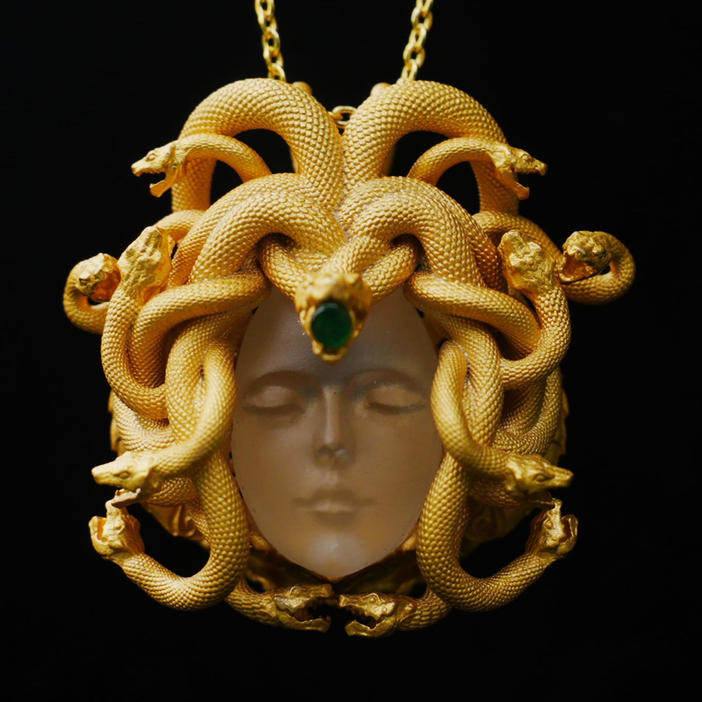 Medusa’s Sleeping Eye, Spiritual Pendant of the Resting Goddess, Third Eye as a Symbol of Insight and Inner Guidance