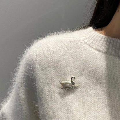 Schwan Brosche 925 Sterling Silber mit natürlicher Süßwasserperle, handgefertigter Tier Schmuck für Damen, Symbol für Reinheit & Liebe, Geschenkidee für Alltag & Feier