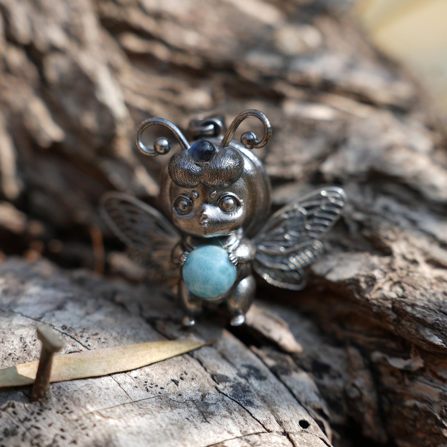 Wayfinder Bee Spirit Pendant in 925 Sterling Silver with Larimar & Labradorite | Greek Oracle Totem Amulet for Intuition & Insight | Spiritual Jewelry Gift