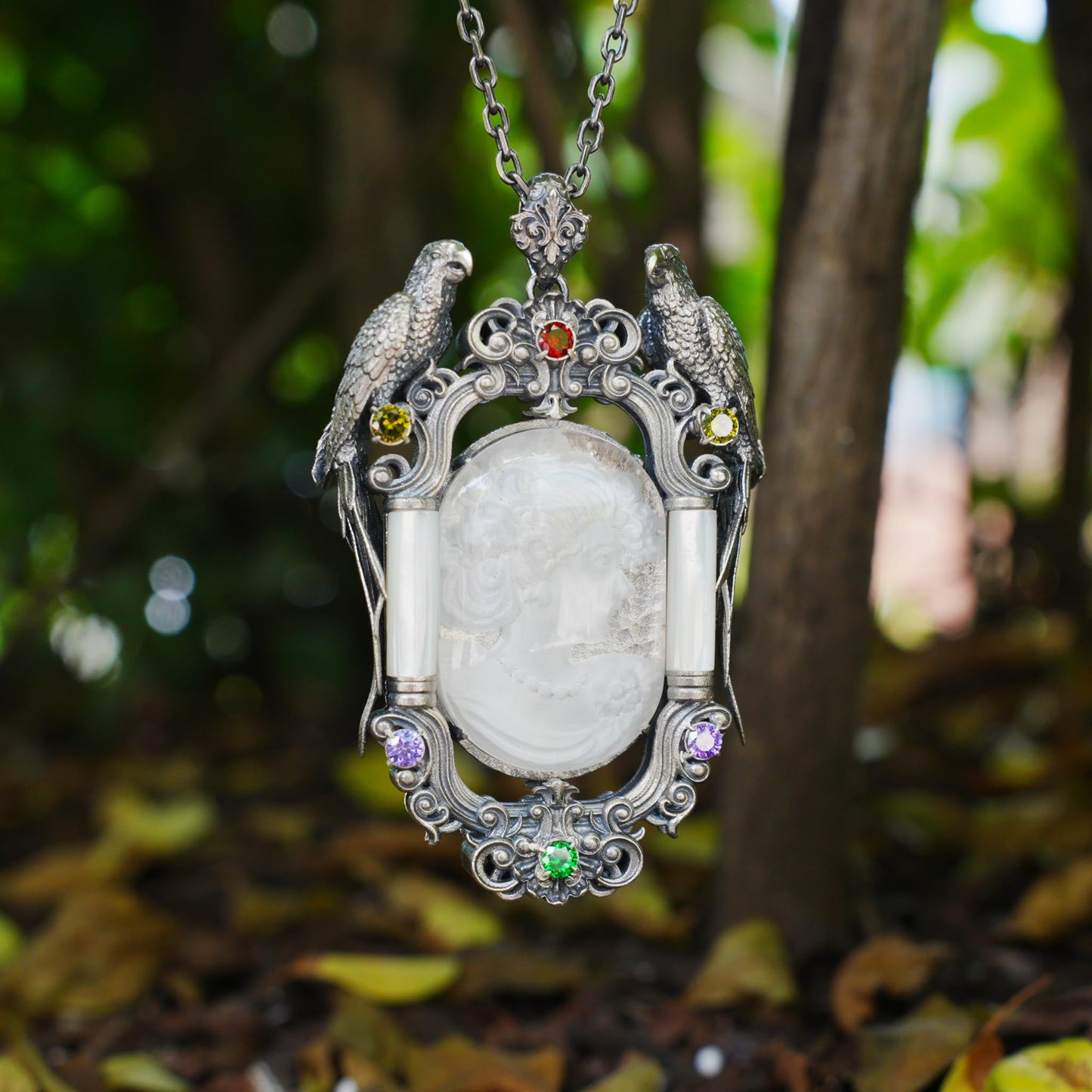 Handmade 925 Silver Victorian Cameo Necklace | Baroque Pendant with Two Parrots | Girl Relief in Rock Crystal | Vintage Craft
