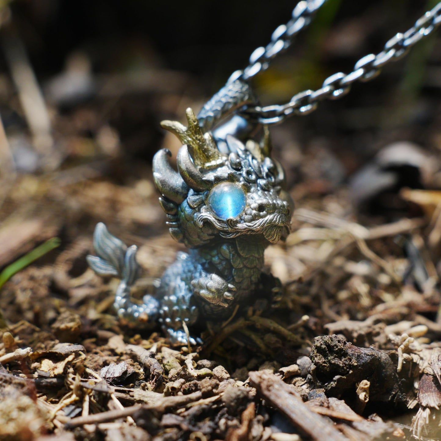 Handmade Fantasy Jewelry | Dragon Totem Necklace | Silver–Copper Bicolor Horn Crown | Labradorite Blue Eye | Handmade Gift