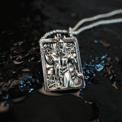 Gothic Dämon Relief Amulett Halskette Vintage Schädel dunklen Stil Anhänger Messinglegierung