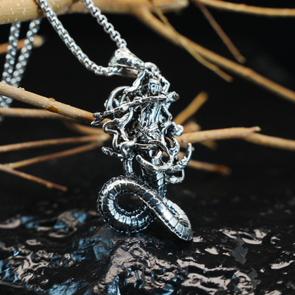 Gothic Medusa Schlangenanhänger Halskette | Dunkle Mythologie Relief Schmuck