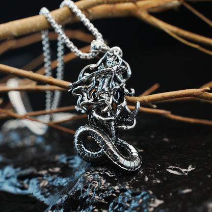 Gothic Medusa Schlangenanhänger Halskette | Dunkle Mythologie Relief Schmuck