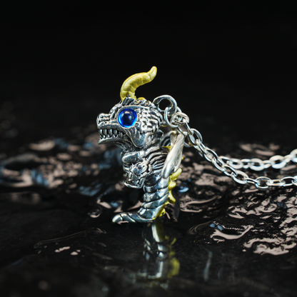 Gothic Drachen Anhänger Halskette, Fantasy Wächteramulett mit blauen Augen, Mythischer Schmuck