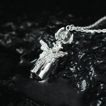 Schmetterlingskugel Halskette Gothic Mond Talisman Anhänger Unikat Schmuck