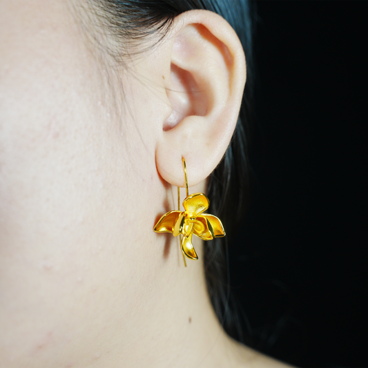 Orchid-shaped earrings, elegant petal 3D design, light luxury style accessories