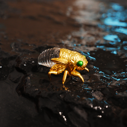 Halskette mit Zikadenanhänger – Vintage-Insektenschmuck in Kristalloptik, Symbol der Wiedergeburt und Klarheit, von der Natur inspiriertes Totemgeschenk