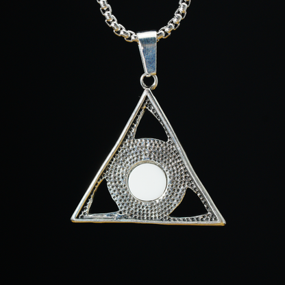 Halskette mit Dreiecksanhänger „Allsehendes Auge“ | Mystischer Amulettschmuck mit blauem Edelstein | Gotischer okkulter Unisex-Schutzanhänger
