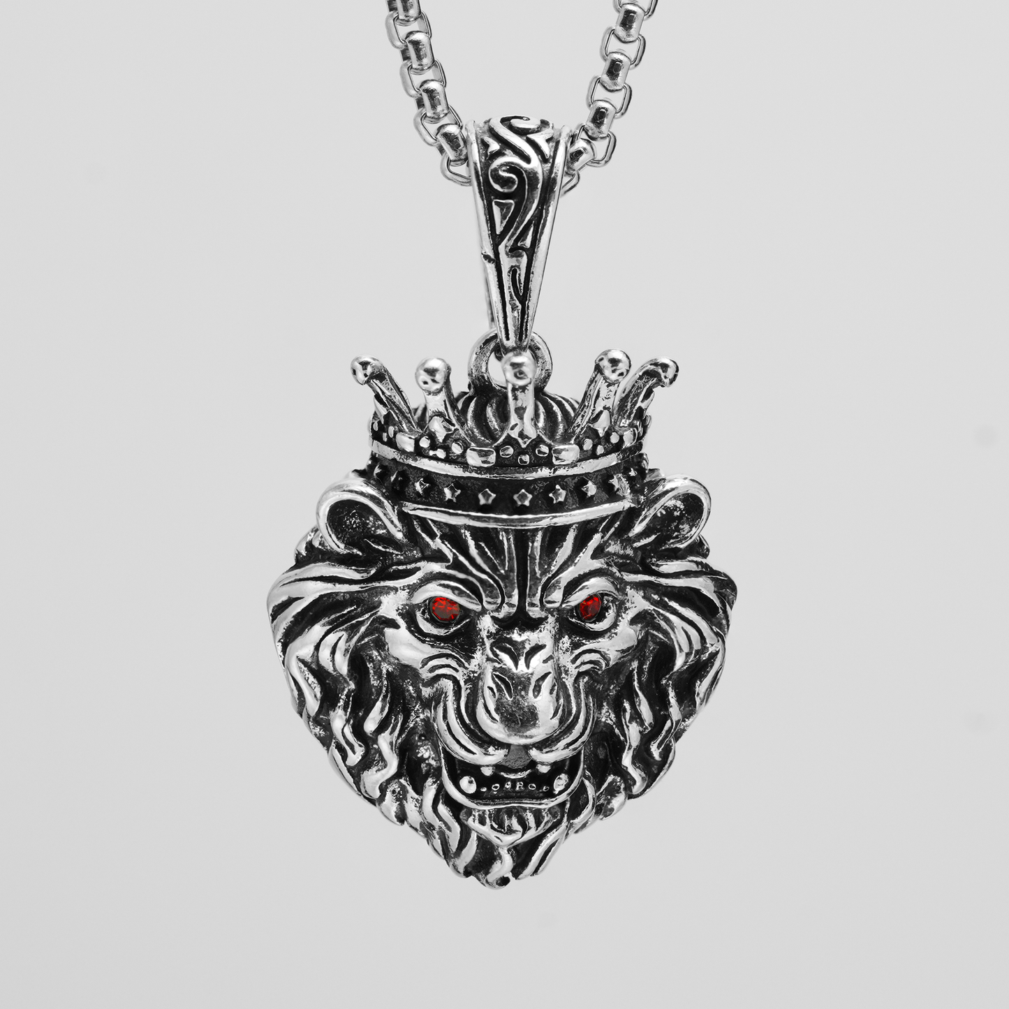 Halskette mit gekröntem Löwenkopf-Anhänger | Vintage-Schmuck mit roten Augen | Auffälliges Gothic-Unisex-Statement