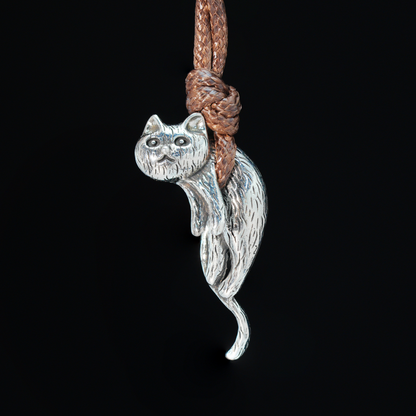 Hanging Cat Pendant – Playful Cat Necklace with Climbing Detail, Handmade Animal Jewelry Gift for Cat Lovers