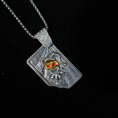 Halskette mit Narren-Totenkopf-Anhänger | Gothic-Punk-Schmuck mit goldenen und roten Akzenten | Dunkles Totem-Accessoire für Männer und Frauen