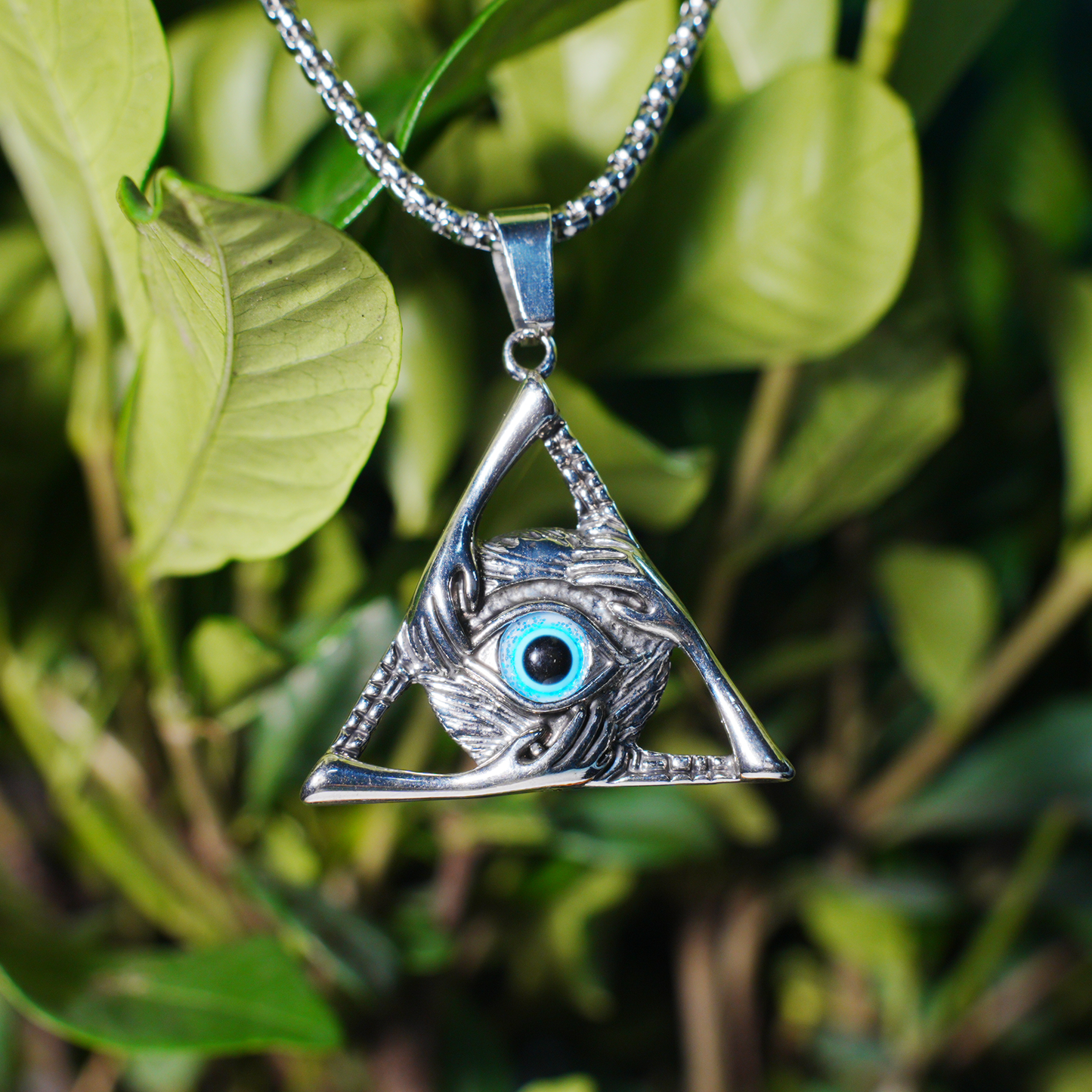 Halskette mit Dreiecksanhänger „Allsehendes Auge“ | Mystischer Amulettschmuck mit blauem Edelstein | Gotischer okkulter Unisex-Schutzanhänger