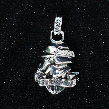 Taktische Helm-Krieger-Anhänger-Halskette | Gotisch geformter Schmuck | Unisex-Halskette im Militärstil für Sammler und Fans