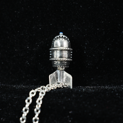 Fierce Bomb Head Pendant – Gothic Retro Necklace with Monster Face Design, Industrial Punk Jewelry for Men & Women, Statement Gift