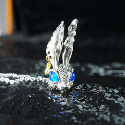 Blauäugiger Kaninchen-Anhänger | Fantasy-Tier-Halskette | Traum-Amulett-Schmuck | Kunsthandwerkliches Statement-Geschenk
