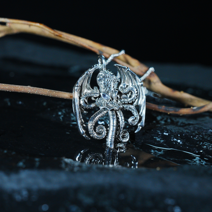 Cthulhu Tentakel Anhänger Halskette | Gotisches geflügeltes Oktopus-Amulett | Dark Fantasy Schmuck
