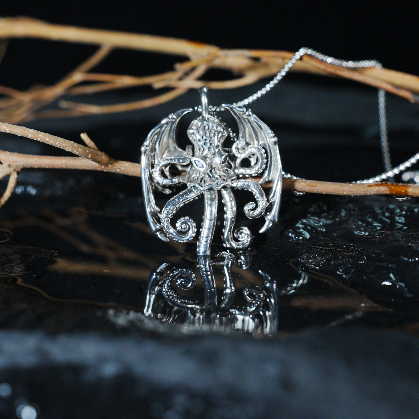 Cthulhu Tentakel Anhänger Halskette | Gotisches geflügeltes Oktopus-Amulett | Dark Fantasy Schmuck