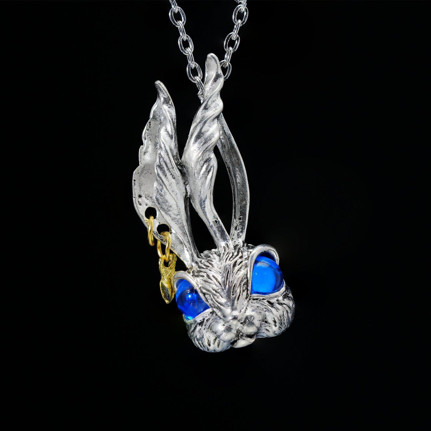 Blauäugiger Kaninchen-Anhänger | Fantasy-Tier-Halskette | Traum-Amulett-Schmuck | Kunsthandwerkliches Statement-Geschenk