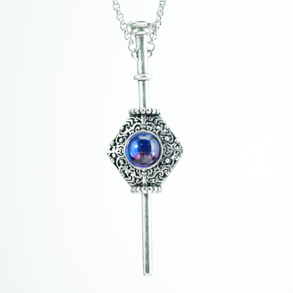 Vintage Gothic Zauberstab Anhänger Halskette, Lila Rot Edelstein Amulett Design, Ornamental Geschnitzter Tropfen, Artisan Statement Schmuck