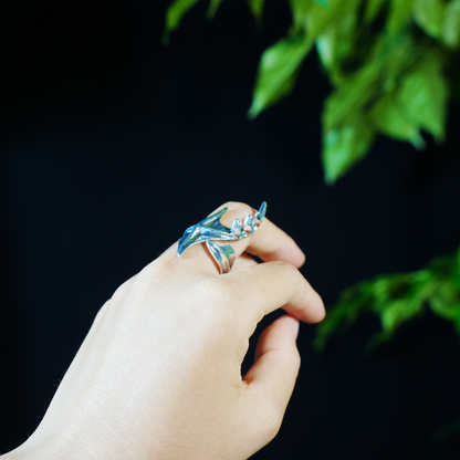 Von Blättern inspirierter Ring, minimalistisches Naturaccessoire, offenes Wickeldesign mit fließenden Kurven, symbolischer Wachstumsschmuck für den Alltag oder als Geschenk