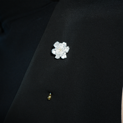 Elegant Begonia Flower Brooch Pin – Romantic Floral Brooch for Women , Perfect for Weddings, Anniversaries, and Everyday Elegance