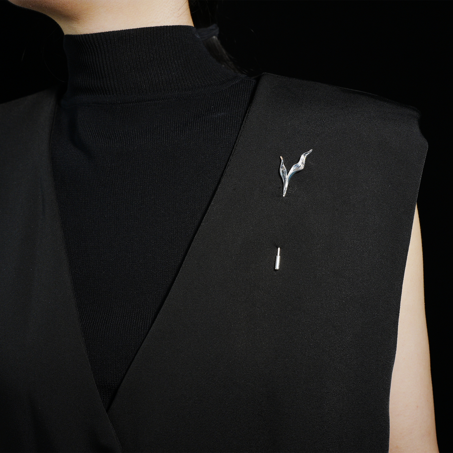 Sprout of Life Brooch - Nature-Inspired Minimalist Design, Symbolizing New Beginnings and Hope