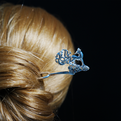 Neunschwänziger Fuchs Haarstab – Chinesische mythische Haarnadel, Hanfu Accessoire, Folk Schutzgeist Anstecknadel