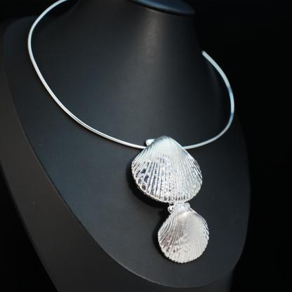 Minimalist Ocean-Inspired Double Shell Necklace · Metal Wire Collar Design · Symbolic Statement Jewelry