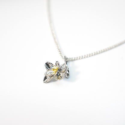 Silver Gold Floral Necklace | Minimal Nature-Inspired Jewelry | Sentimental Gift for Everyday & Travel