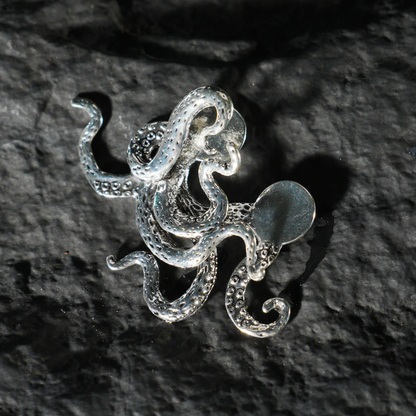 Einzigartige Oktopus-Brosche für Herrenanzüge, kreatives Finish-Design, personalisiertes High-End-Accessoire, ideal für geschäftliche und formelle Anlässe