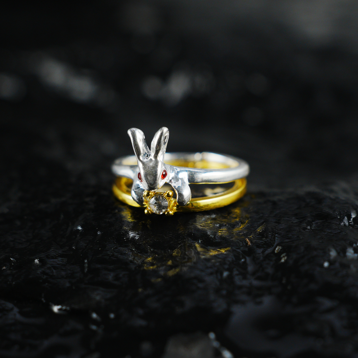 Kaninchen Kristall Umarmungsring, Süßer Hasenschmuck, Zweifarbiger Künstlerring, Fantasy Tier Design, Geschenk für Sie