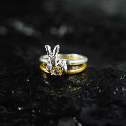 Kaninchen Kristall Umarmungsring, Süßer Hasenschmuck, Zweifarbiger Künstlerring, Fantasy Tier Design, Geschenk für Sie