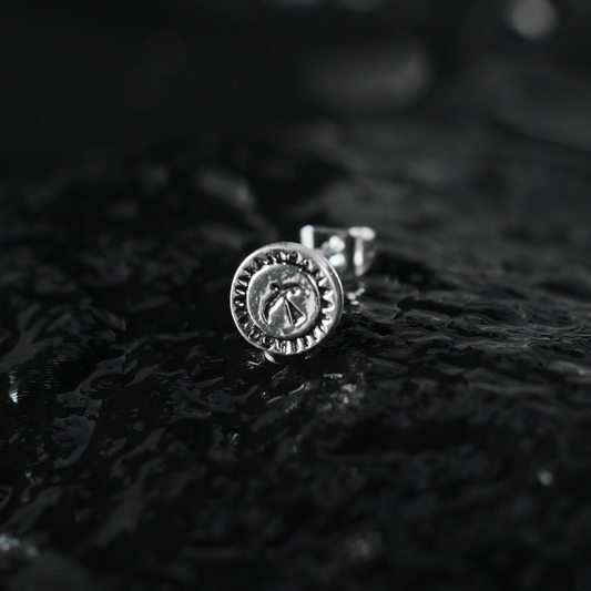 Bird Stamp Stud Earring, Gothic Round Seal Ear Stud, Minimalist Animal Totem Jewelry for Unisex Gift