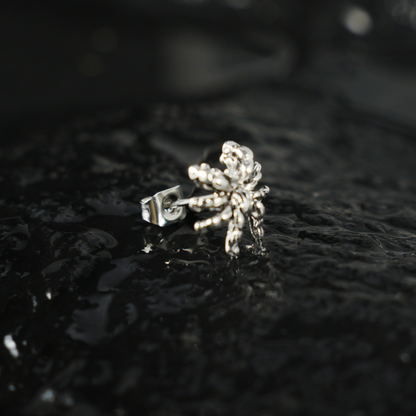 Spinnen Ohrstecker für Damen und Herren, Gothic Punk Style Einzelohrstecker, handgefertigter Spinnenschmuck, Symbolisches Tier Totem Geschenk